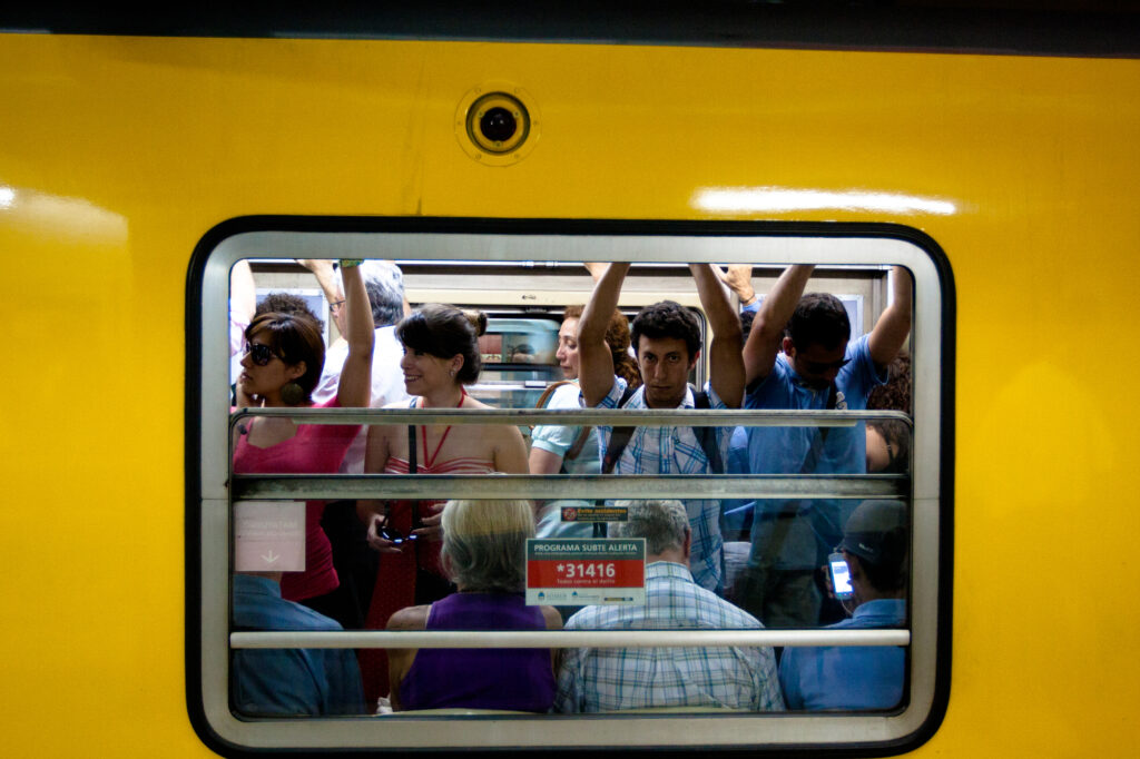 Picture of Argentine people riding the subway in Buenos Aires