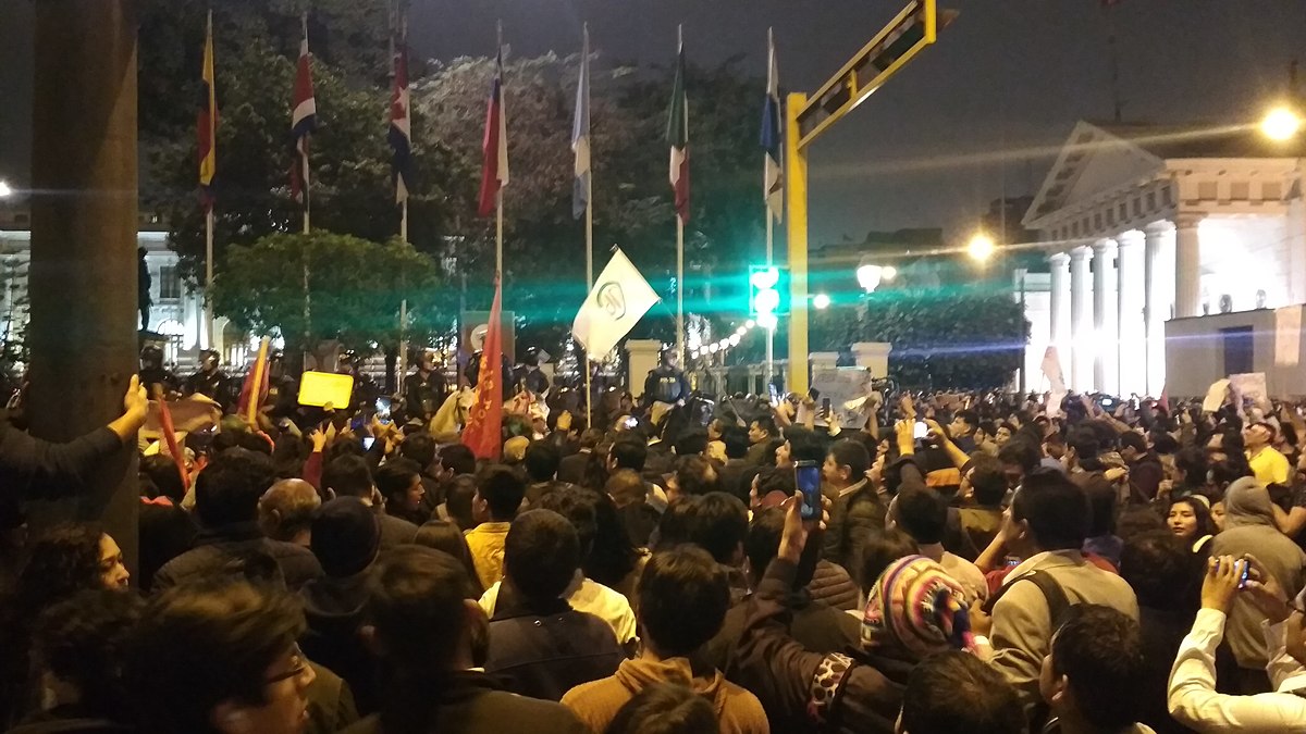 Manifestations celebrating Gizcarra's decision to disolve congress